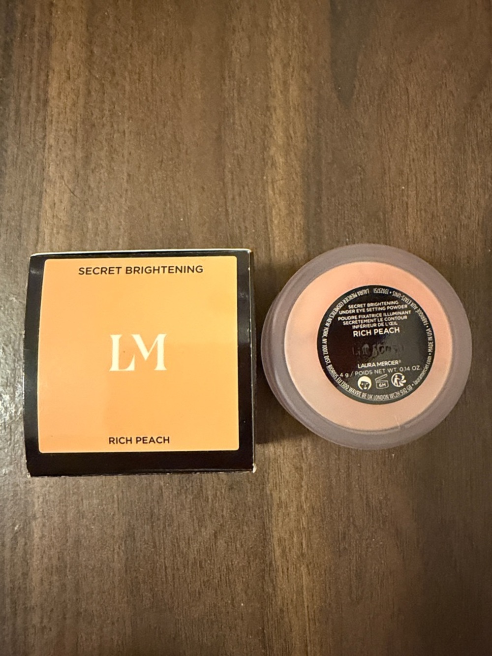 laura mercier Rich Peach Brightening Setting Powder (Peach Tone)